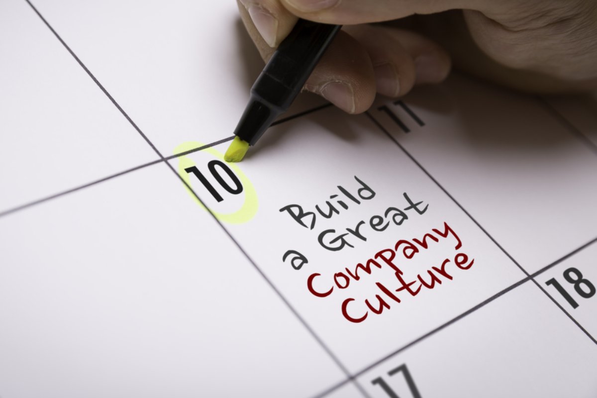 Creating a Resilient Company Culture_ Navigating Change and Thriving Amidst Challenges Banner